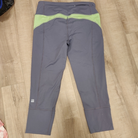 Victoria Secret knockout Capri size medium - Picture 2 of 7